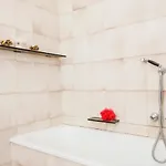 Apartamento La Duchessa Di Volterra, 2 Min Walk From The Historic Town, With Private Parking *
