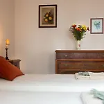 Apartamento La Duchessa Di Volterra, 2 Min Walk From The Historic Town, With Private Parking *