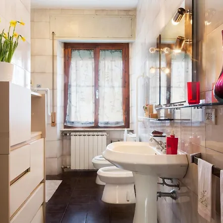 La Duchessa Di Volterra, 2 Min Walk From The Historic Town, With Private Parking Apartment